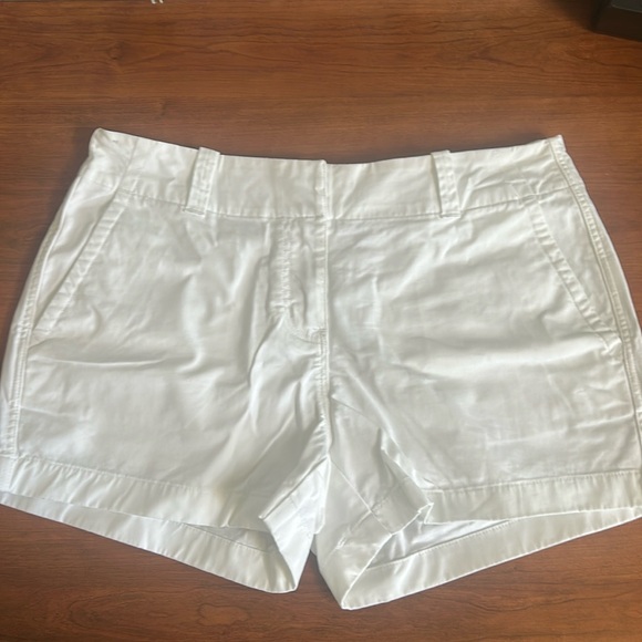 Ladies Vineyard Vines shorts, set of 2 - Picture 5 of 6